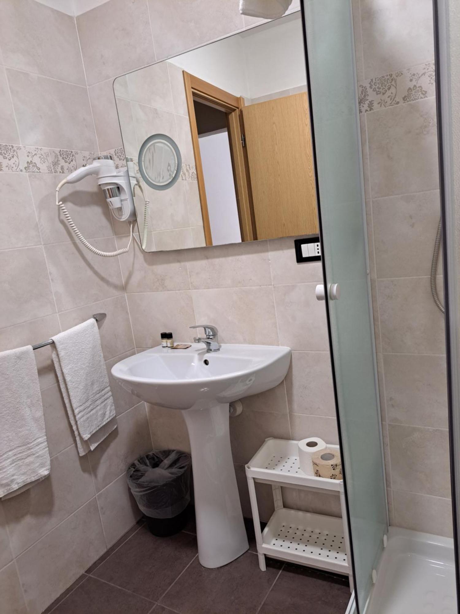 B&B Leonum Флоренция Экстерьер фото